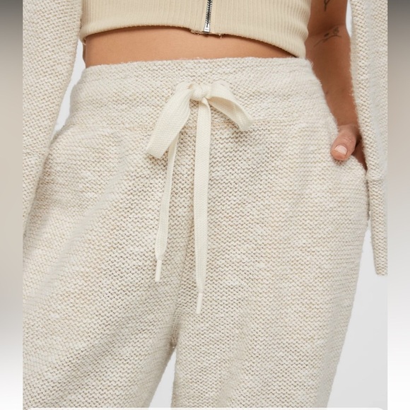 NWOT Offline by Aerie snowday textured cream color jogger M - Picture 3 of 13